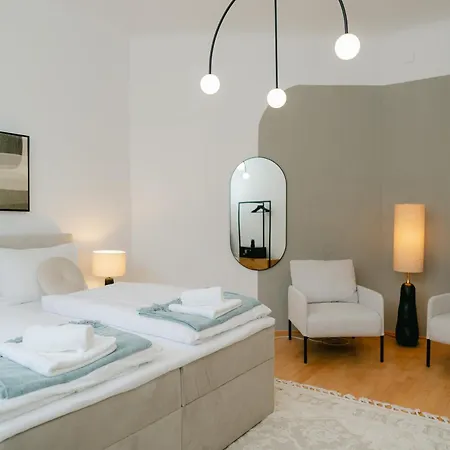 Comfy Apt For 4-6, 5 Min To Center, No Lift Currently Vienne Extérieur photo