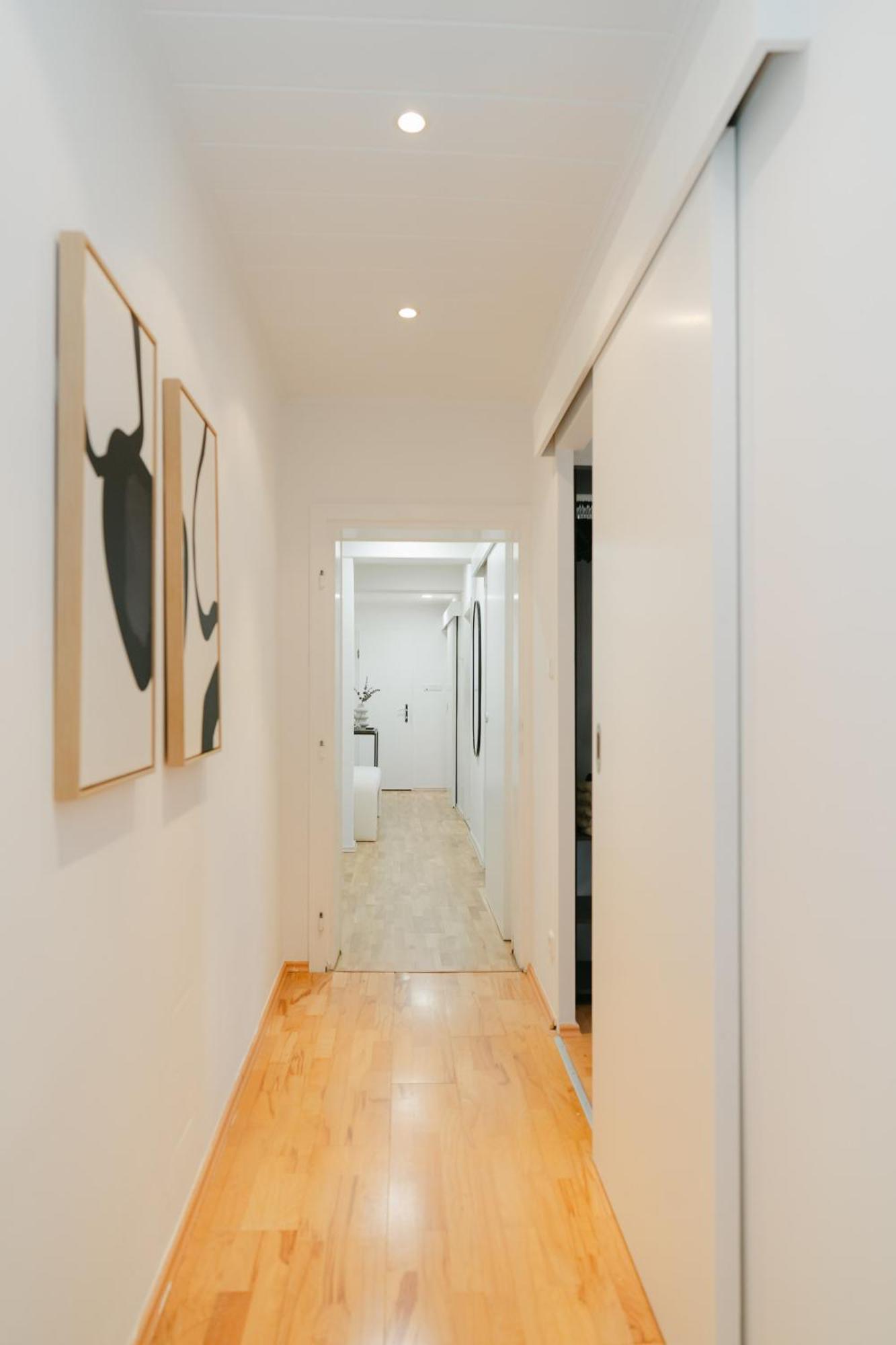Comfy For 4-6, 5 Min To Center, No Lift Currently Apartmán